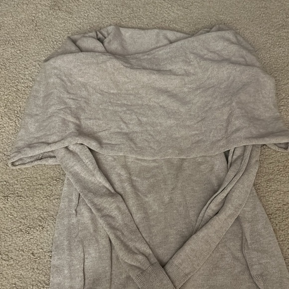 Sweater - Picture 2 of 4